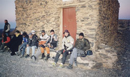 Zum Vergrern einfach klicken ! - Gruppenfoto der Assekrem-Bezwinger